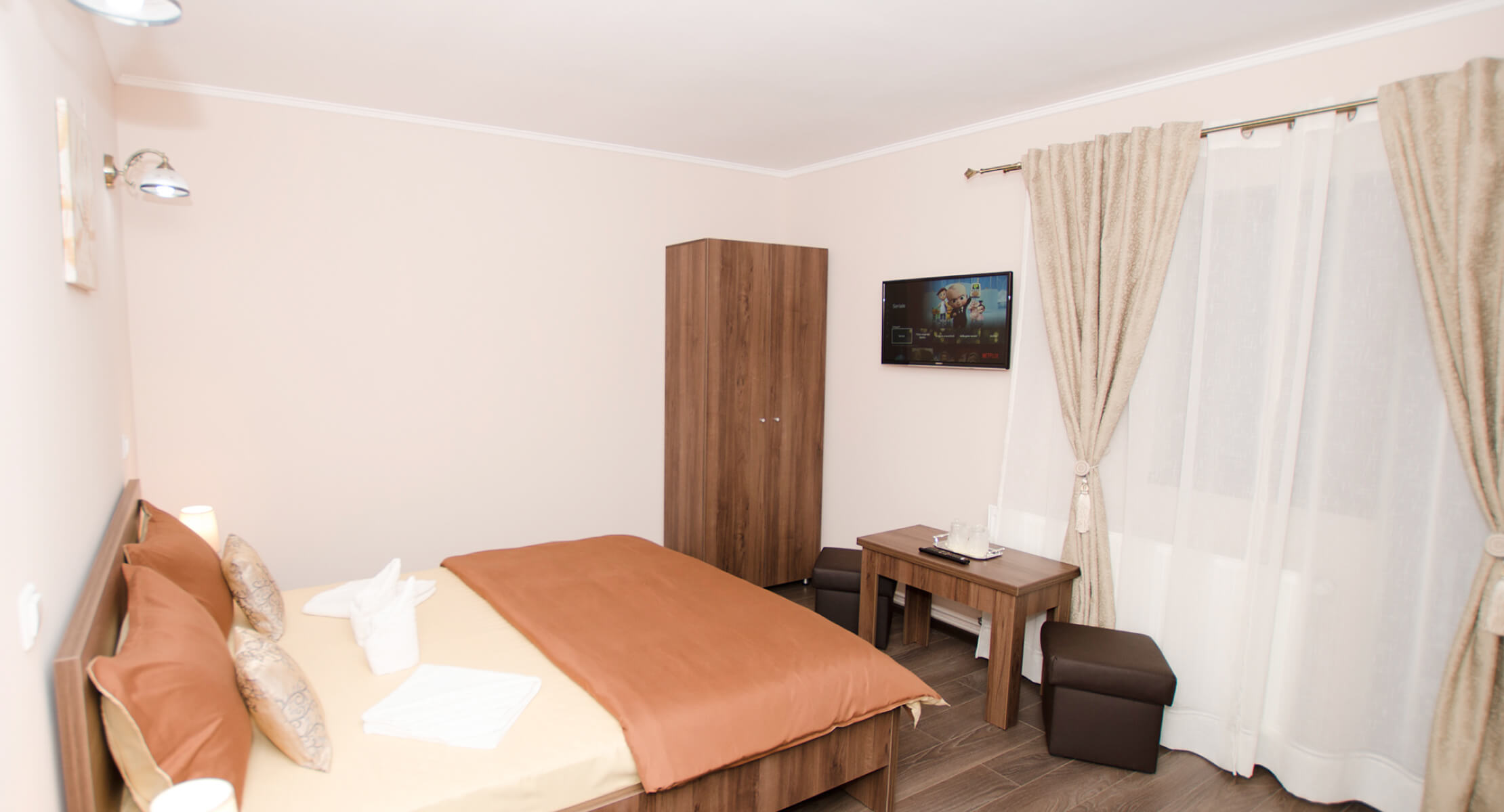 Vedere ansamblu Camera 4